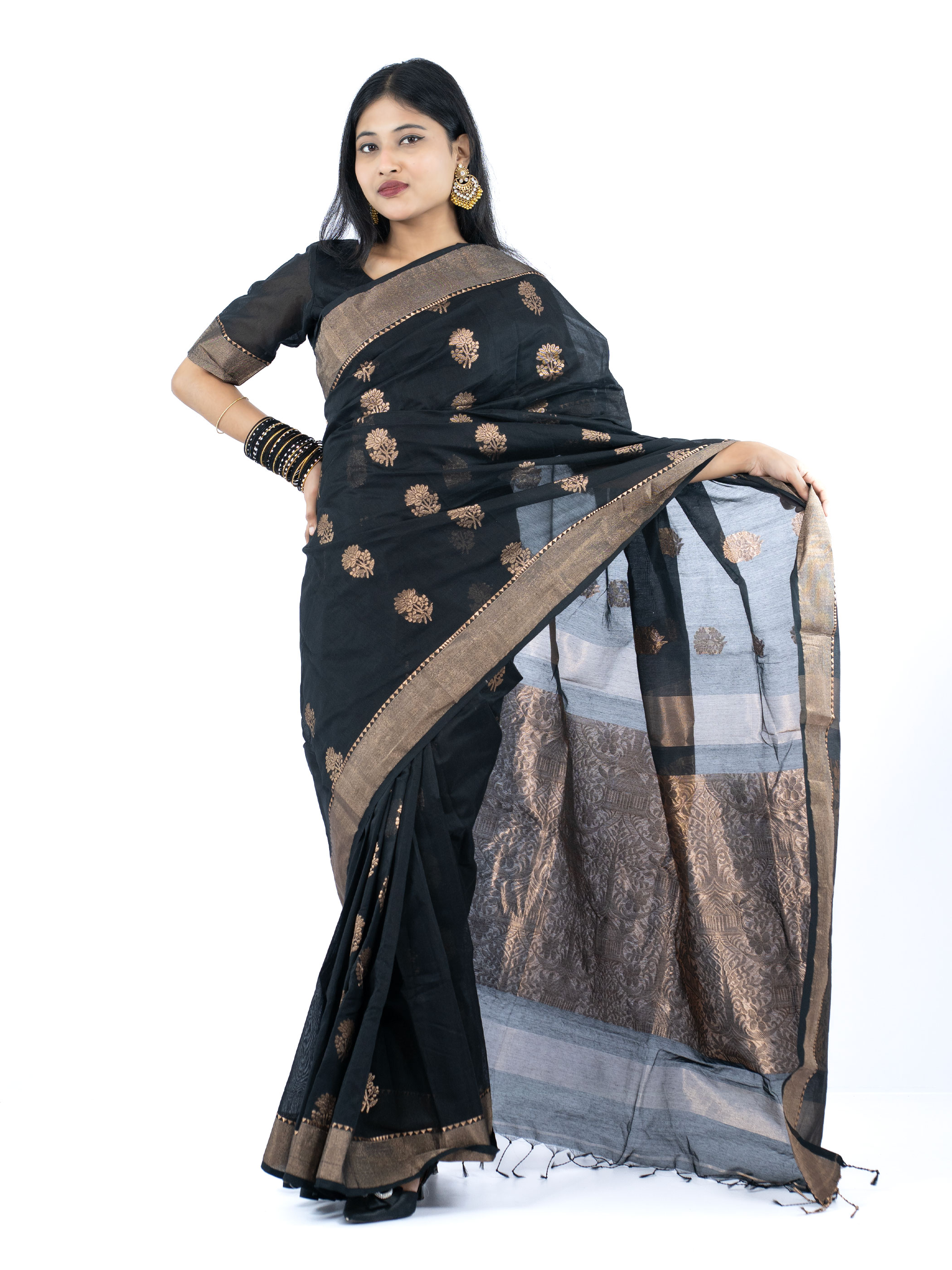 মিষ্টিলতা প্রিমিয়াম হাফ সিল্ক গার্ডেন আঁচল শাড়ি – কালো ও ব্রোঞ্জ